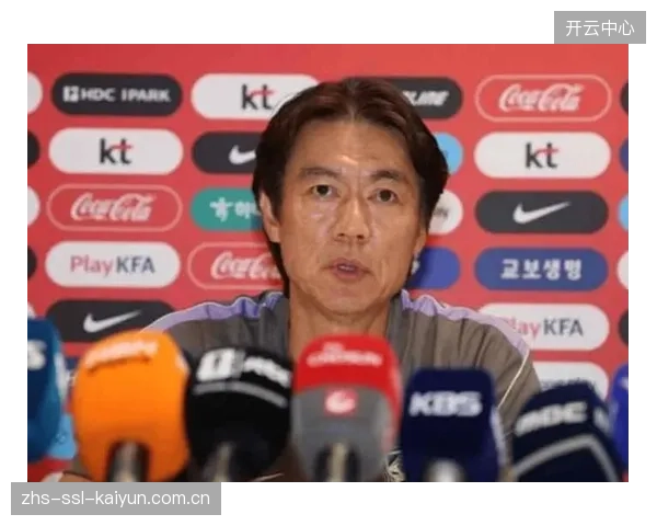 媒体担忧韩国队过于依赖孙兴慜的个人能力,如何为他提供更有效的中场支援是洪明甫的战术难题。 媒体担忧韩国队过于依赖孙兴慜的个人能力,如何为他提供更有效的中场支援是洪明甫的战术难题。
